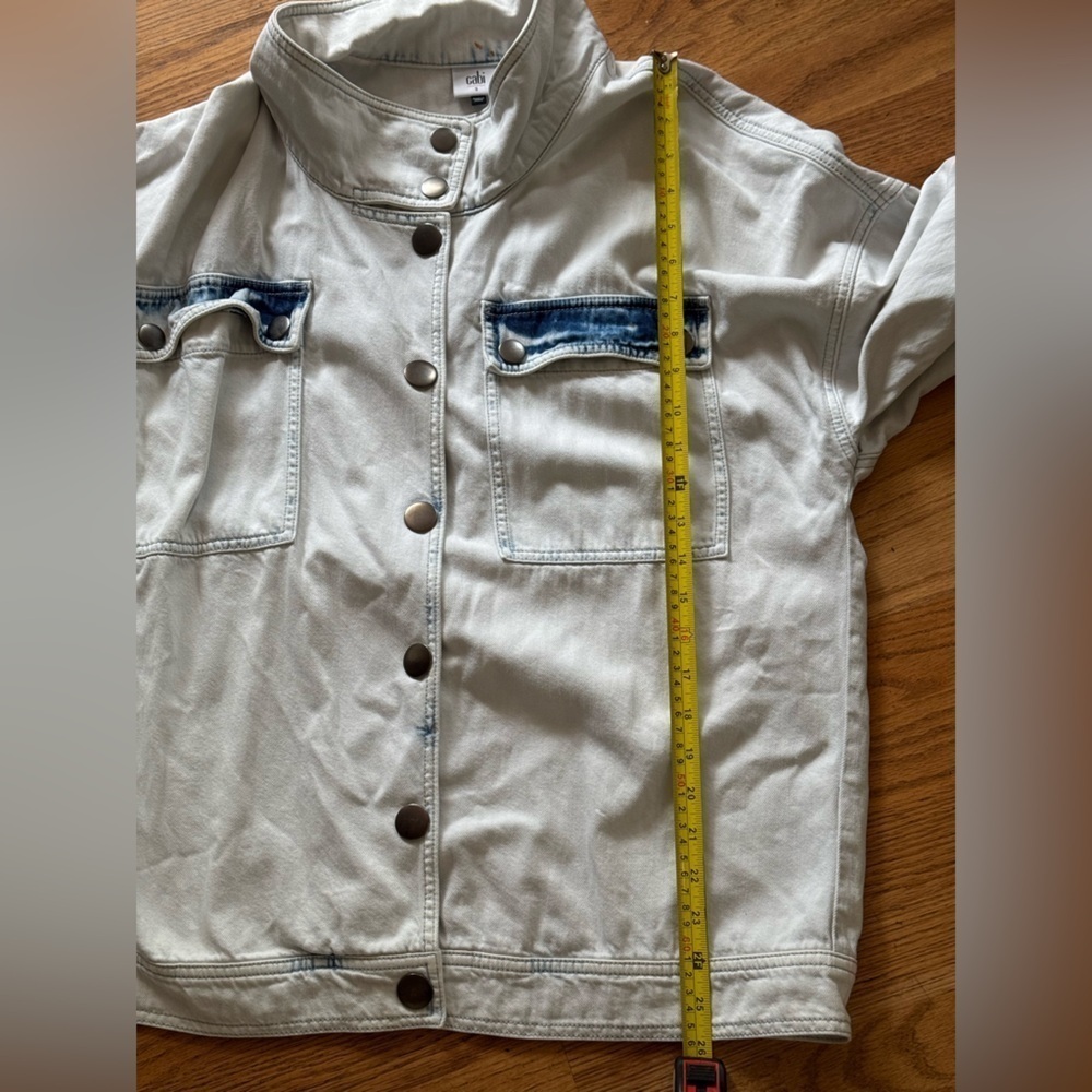 Cabi oversized jean jacket. Bleach washed denim jacket size small ‘Drew’ Style - Picture 14 of 16